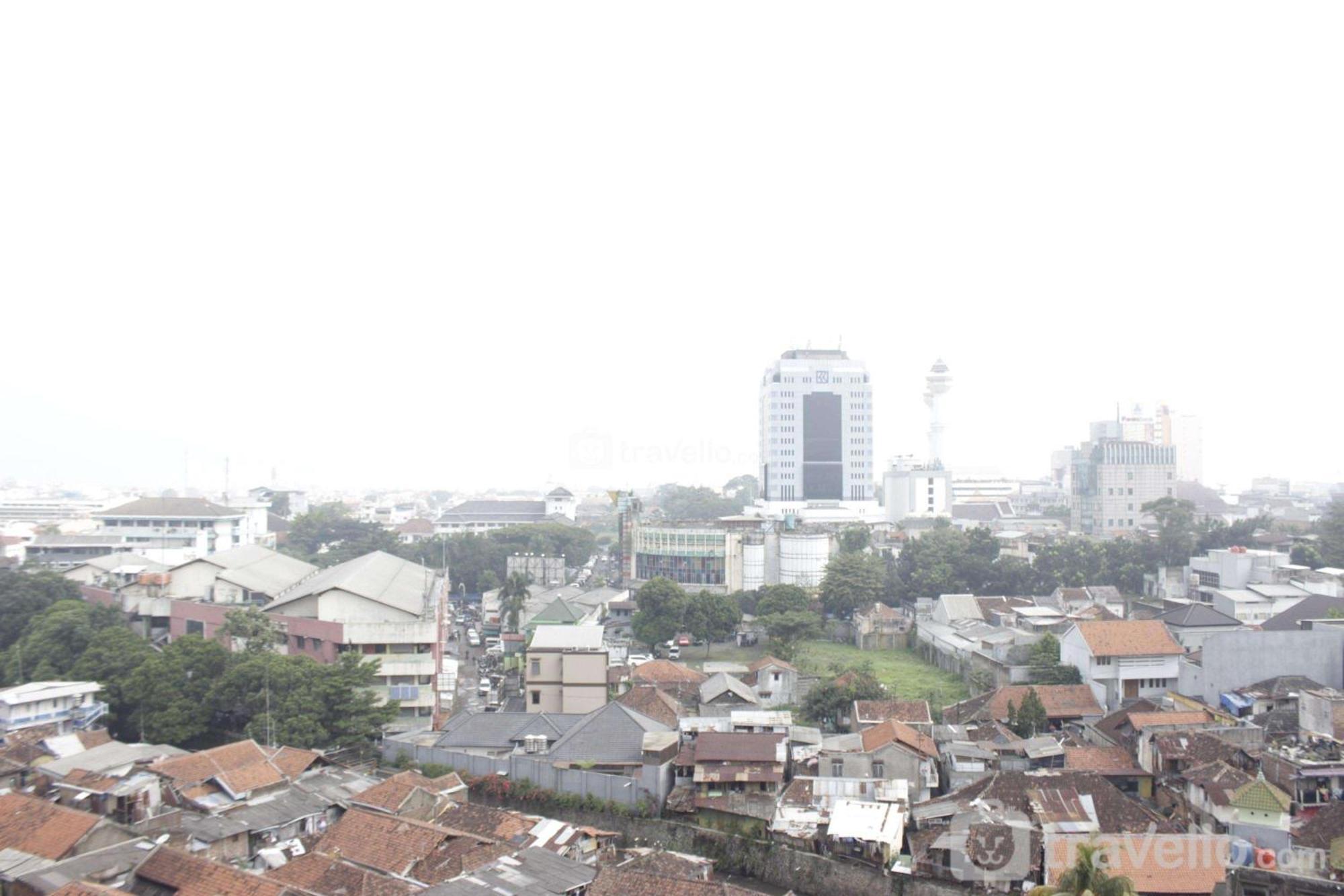 Apartemen Deluxe & Comfy 2br At Braga Walk By Travelio